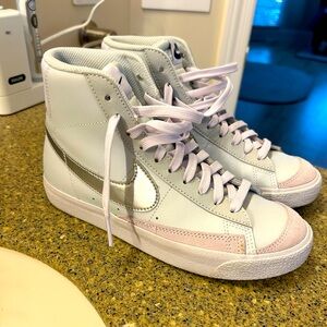 Nike Blazer High-top women’s 6.5/ youth 5